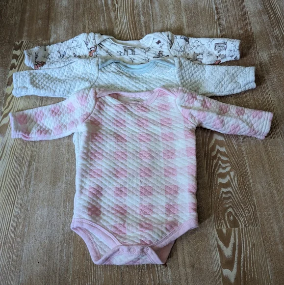 17 Piece Baby Girl Clothing Bundle 3-6 Months